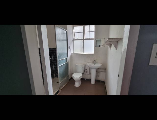 3 BEDROOM FLAT RENTED IN SUNNYSIDE